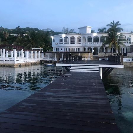 Waters Edge Guest House Montego Bay Exterior photo