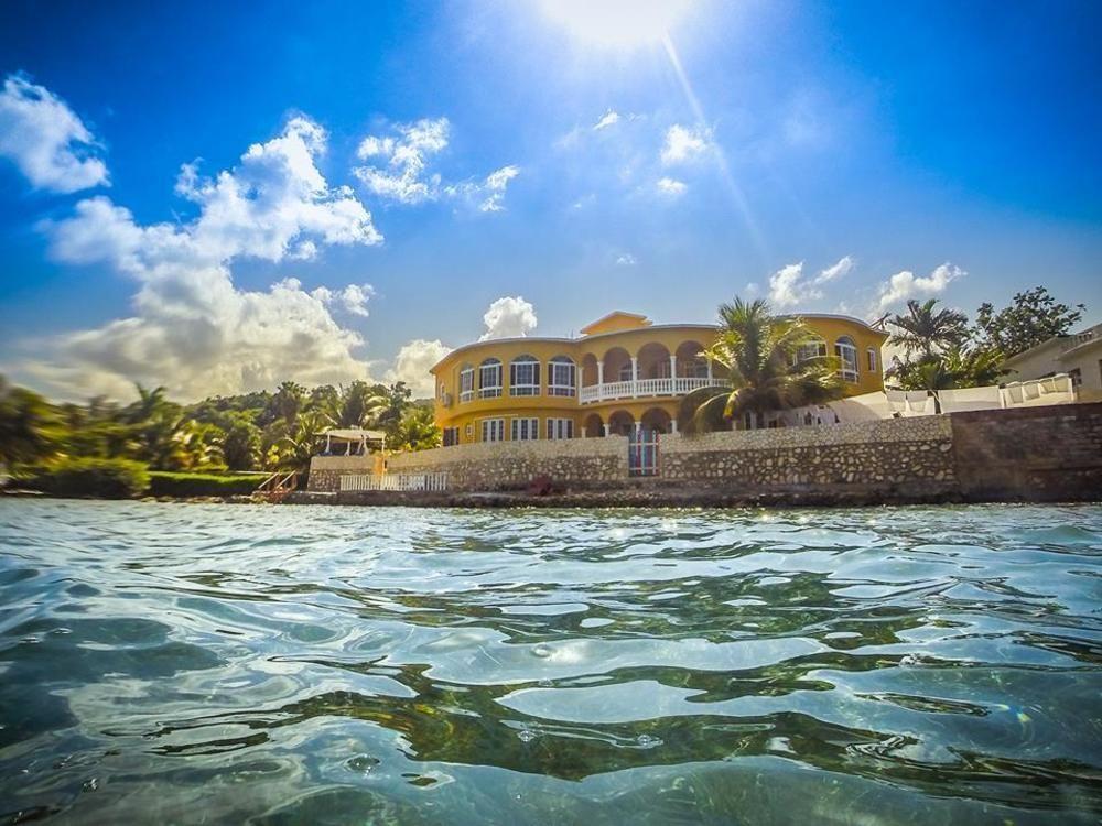 Waters Edge Guest House Montego Bay Exterior photo