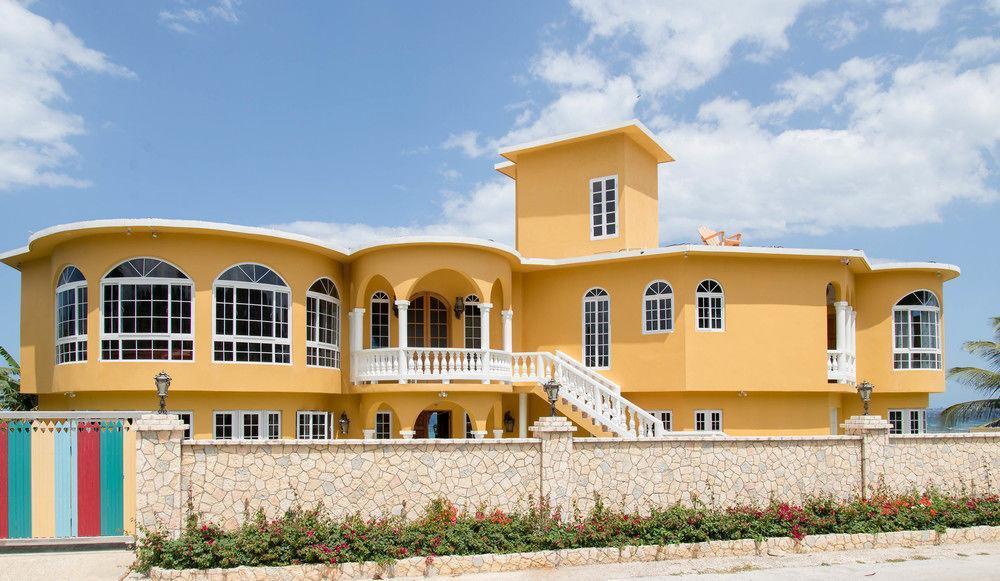 Waters Edge Guest House Montego Bay Exterior photo