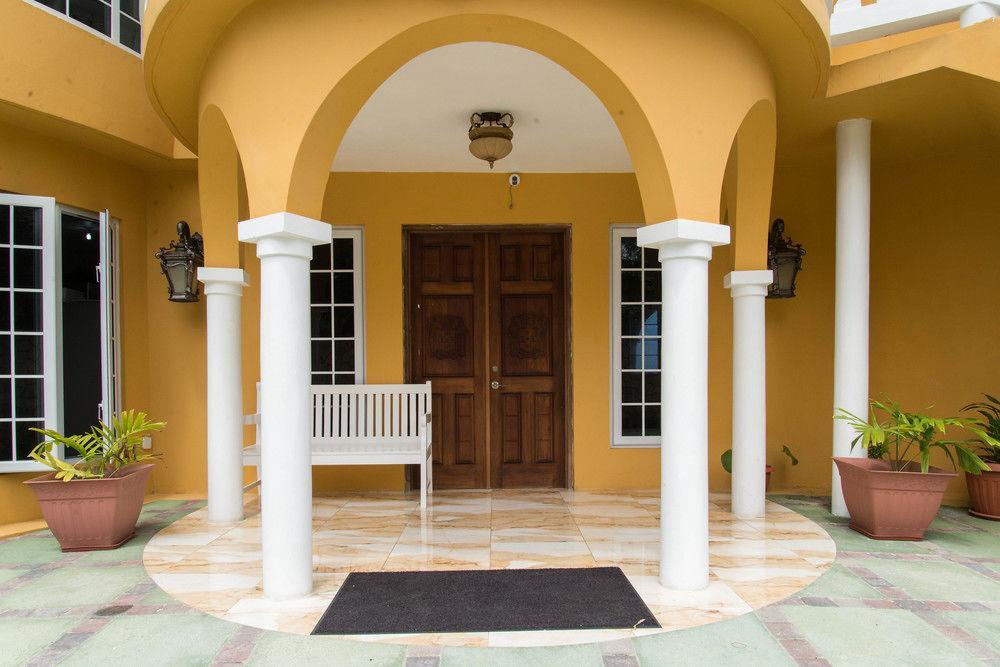 Waters Edge Guest House Montego Bay Exterior photo